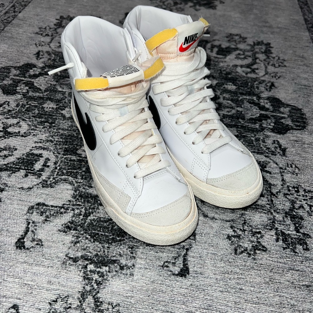 Nike Blazer Mid 77
